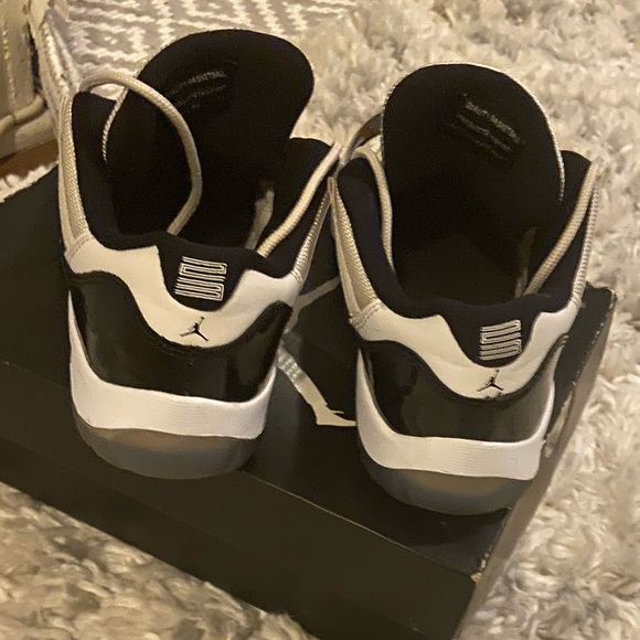 Jordans 11 retro concord kids sneakers - Picture 4 of 5
